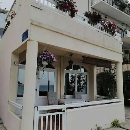 Milna, Hvar Buratovic 흐바르